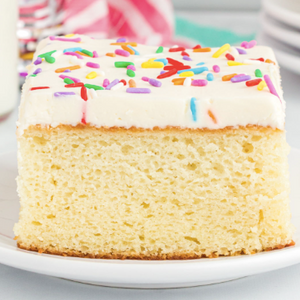 Simple Vanilla Cake with Vanilla Buttercream - XO, Katie Rosario